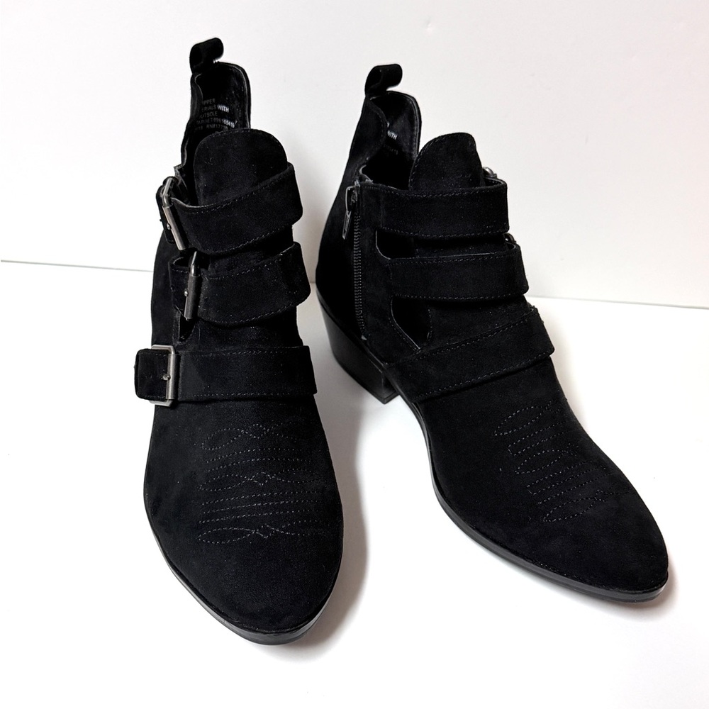 NWOT Universal Thread Black Ankle Booties